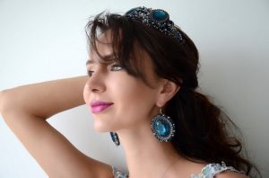 Азарова Елена